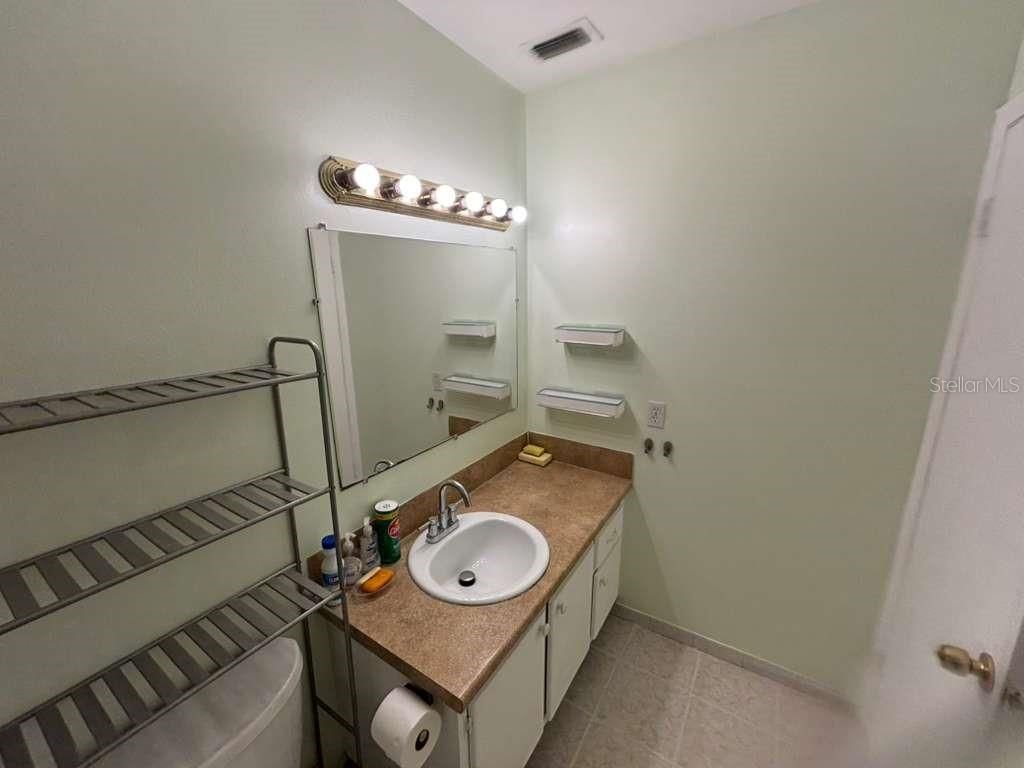 660 62nd Avenue N, Unit 1204, Saint Petersburg, FL 33702 Photo