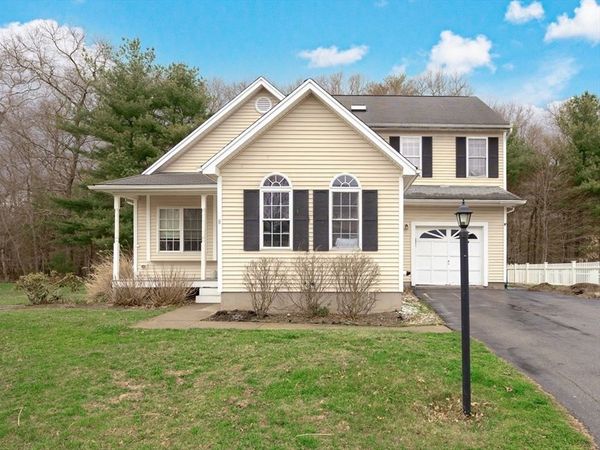 8 Goldenwood Dr, Unit 8, Norton, MA 02766