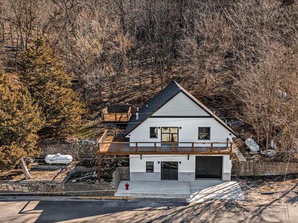 180 S Hill STREET, Fountain City, WI 54629