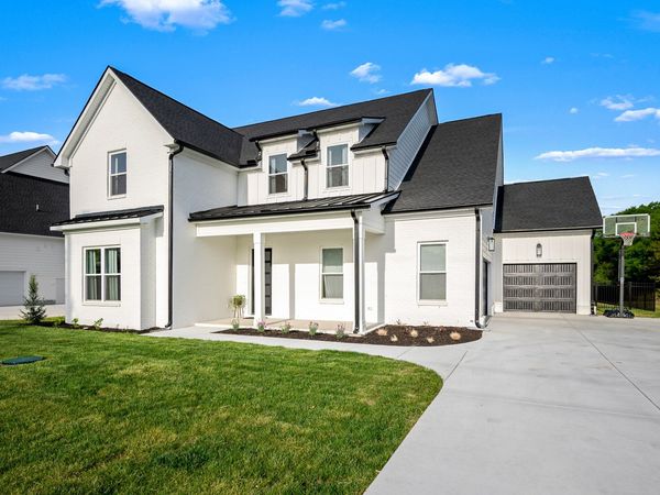 520 Gresham Ln, Murfreesboro, TN 37129