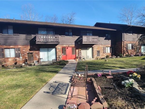 16080 Maple Heights Boulevard, Unit 101, Maple Heights, OH 44137