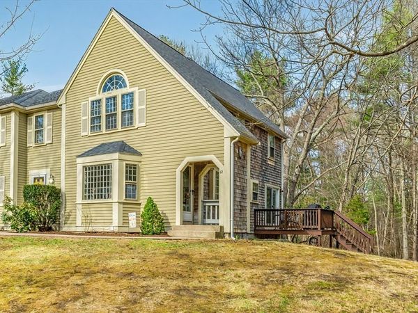 12 Old Meetinghouse Grn, Unit 17, Norton, MA 02766