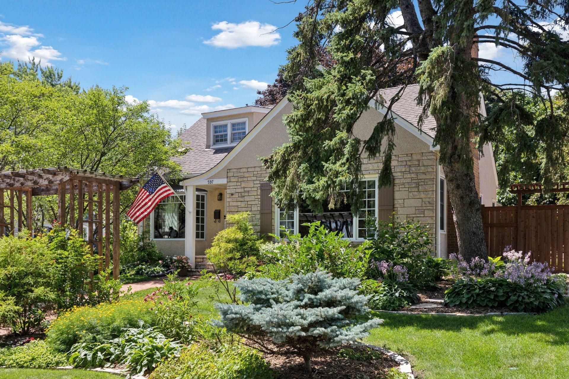 597 Pascal Street S, Saint Paul, MN 55116 Main Photo