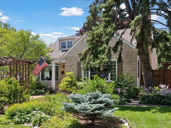 597 Pascal Street S, Saint Paul, MN 55116