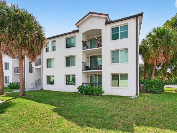 1024 Villa Circle, Unit 1024, Boynton Beach, FL 33435