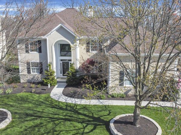 2935 Laura Place, Lewis Center, OH 43035