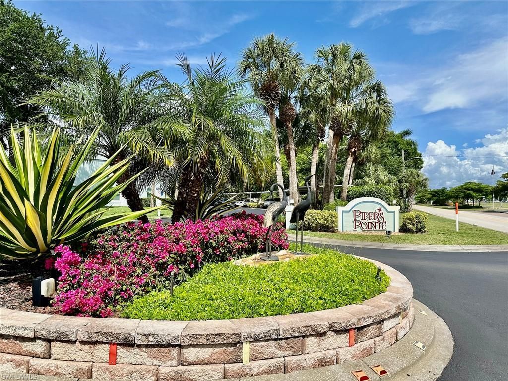 137 Wading Bird Cir, Unit F-204, Naples, FL 34110 Main Photo