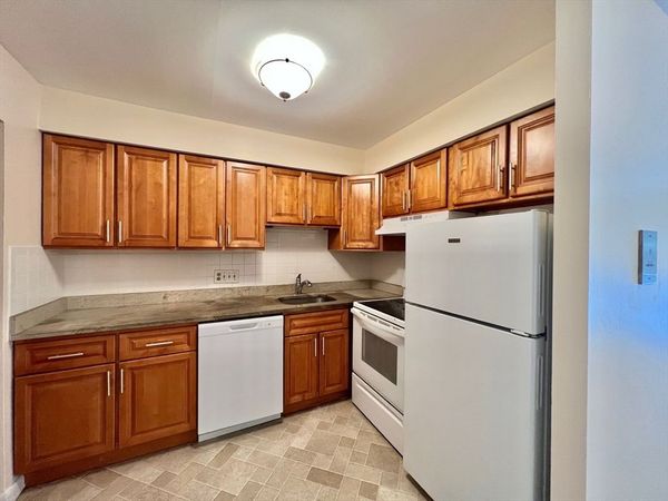 33 Paul Street, Unit 33-14, Newton, MA 02459