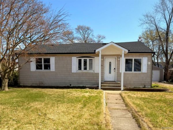 284 15th Street, West Babylon, NY 11704