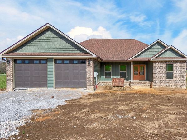 770 Estate Loop Tr, Crossville, TN 38555