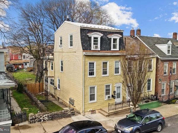 1113 FERRY STREET, EASTON, PA 18042