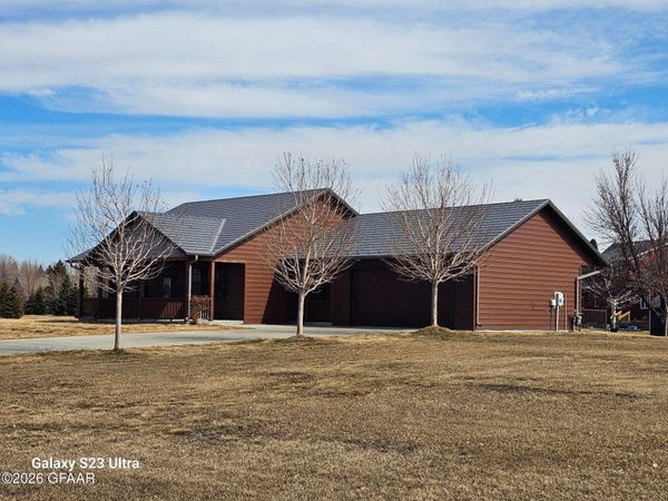 3666 GARDEN VIEW Drive , Grand Forks, ND 58201