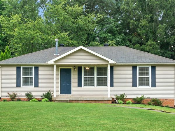 2706 Knob Ct, Clarksville, TN 37043