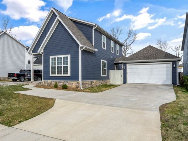 501 S 7th Street, Rogers, AR 72756