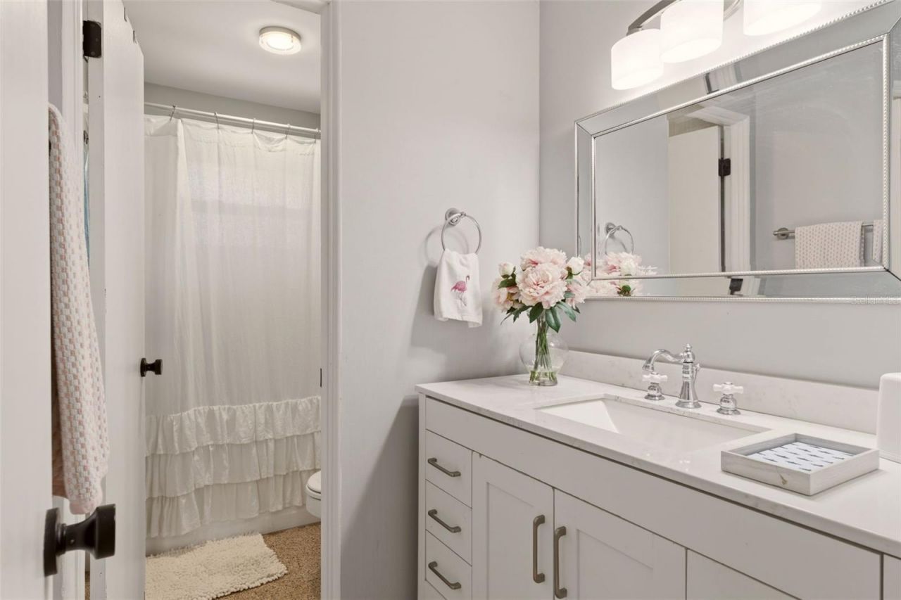 517 S Peninsula Avenue, New Smyrna Beach, FL 32169 Photo