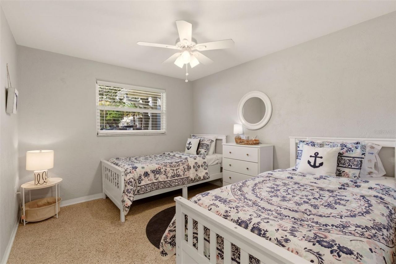 517 S Peninsula Avenue, New Smyrna Beach, FL 32169 Photo