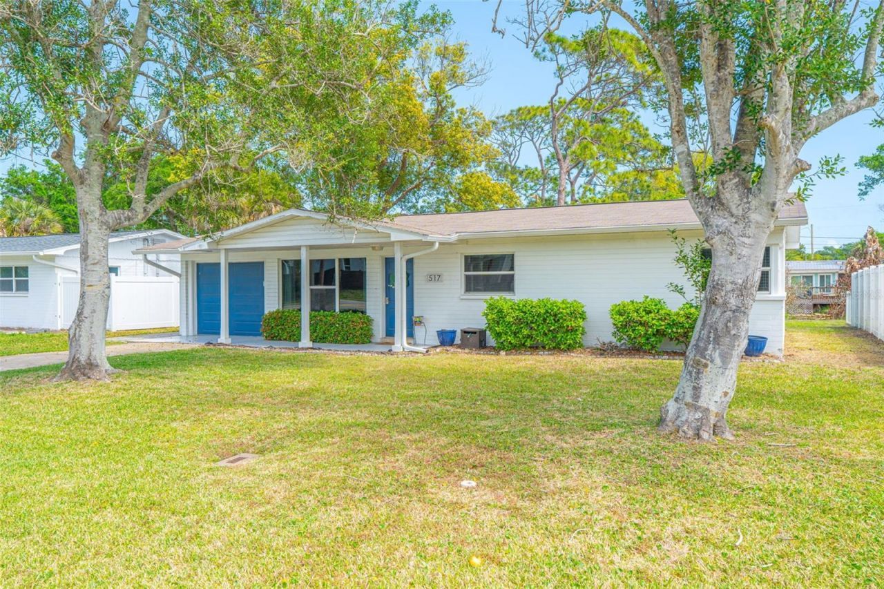 517 S Peninsula Avenue, New Smyrna Beach, FL 32169 Photo