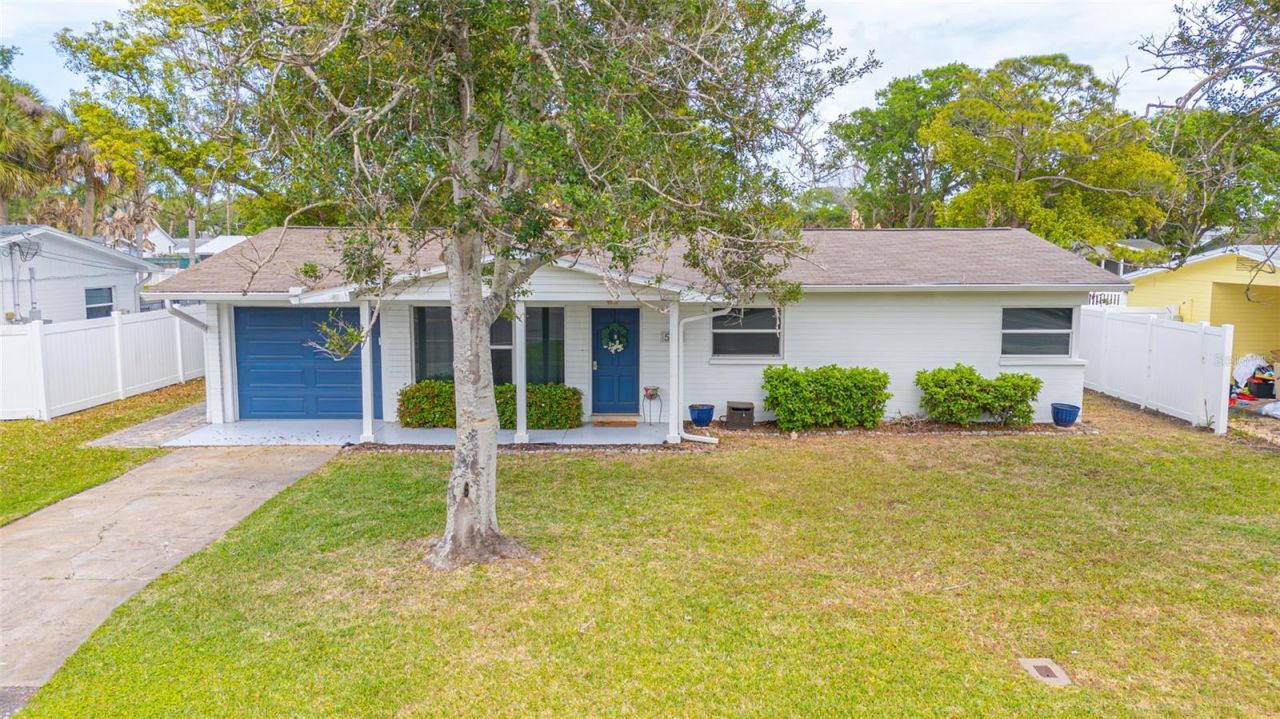517 S Peninsula Avenue, New Smyrna Beach, FL 32169 Photo