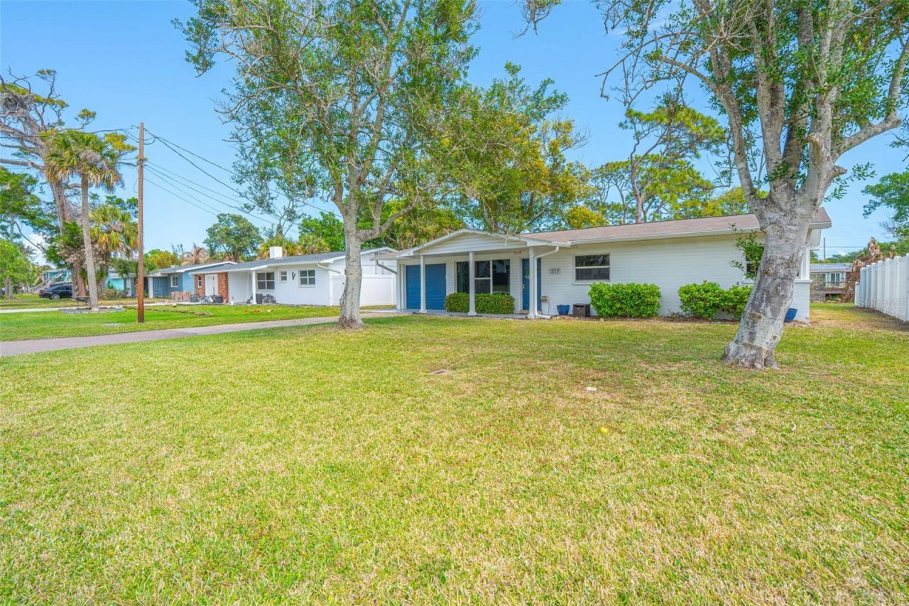 517 S Peninsula Avenue, New Smyrna Beach, FL 32169 Photo