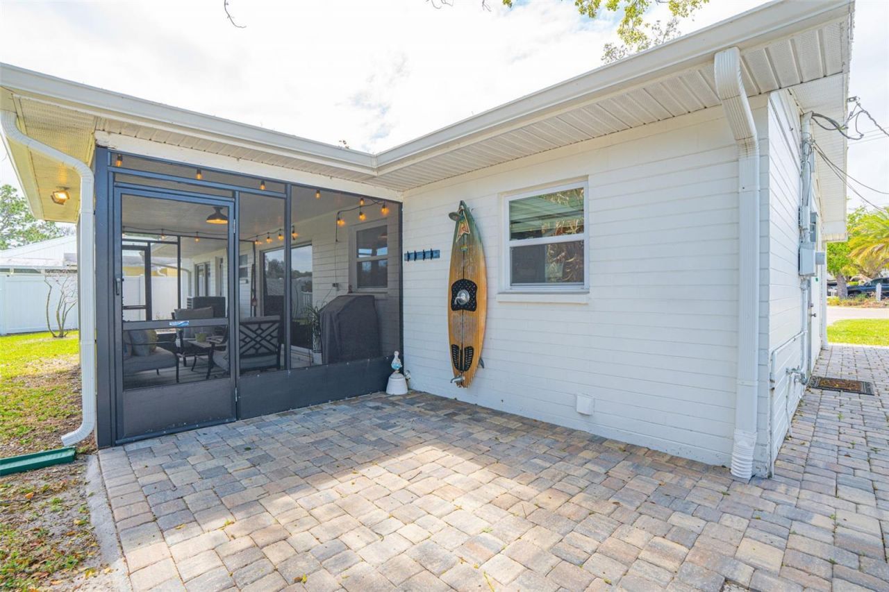 517 S Peninsula Avenue, New Smyrna Beach, FL 32169 Photo