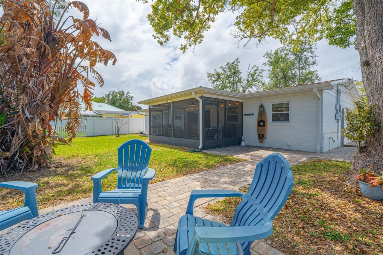 517 S Peninsula Avenue, New Smyrna Beach, FL 32169 Photo