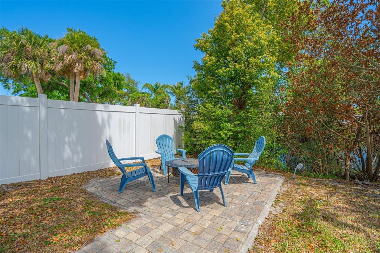 517 S Peninsula Avenue, New Smyrna Beach, FL 32169 Photo