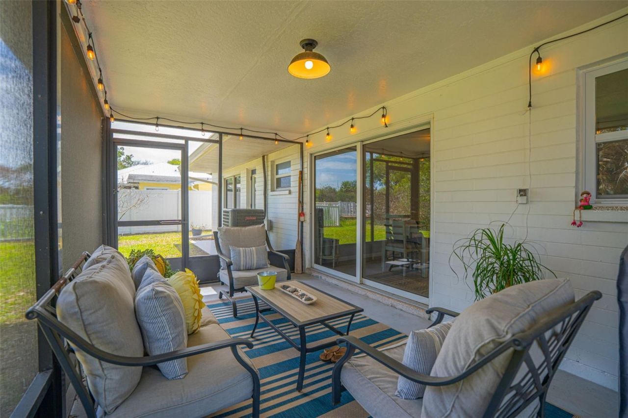 517 S Peninsula Avenue, New Smyrna Beach, FL 32169 Photo