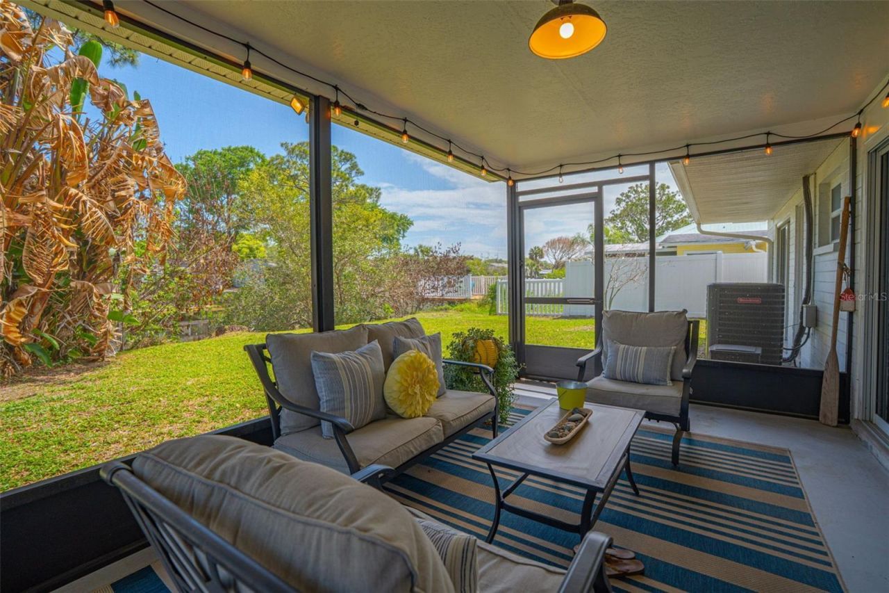 517 S Peninsula Avenue, New Smyrna Beach, FL 32169 Photo