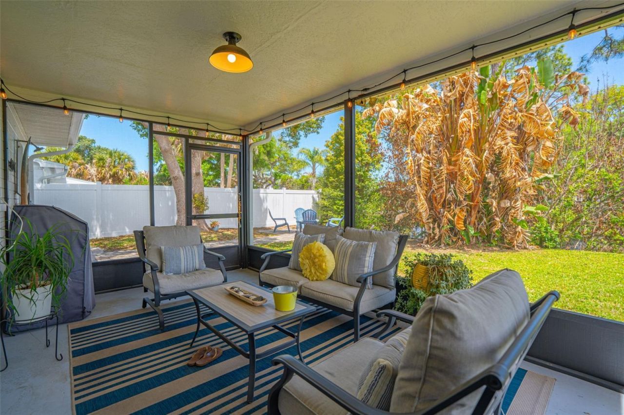 517 S Peninsula Avenue, New Smyrna Beach, FL 32169 Photo