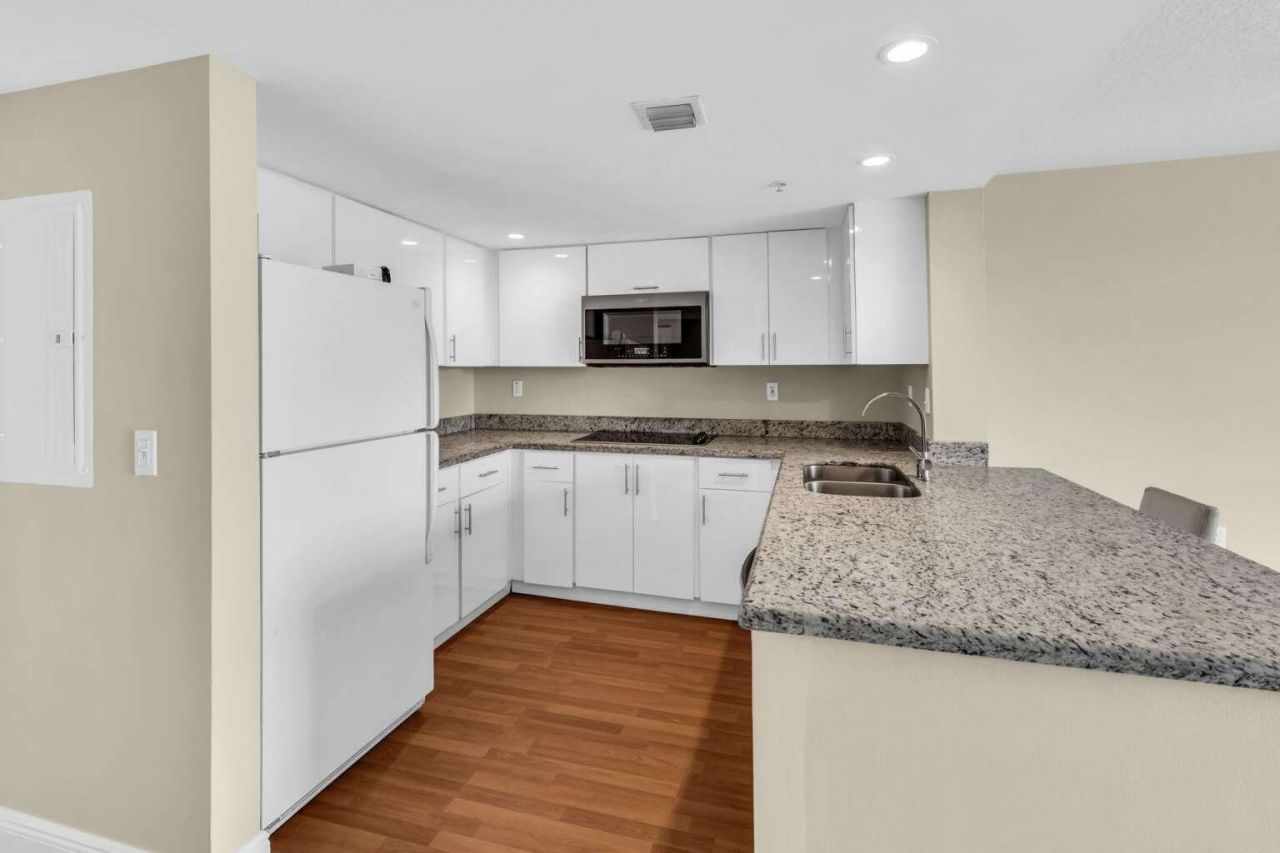 3000 Coral Way, Unit 507, Miami, FL 33145 Photo