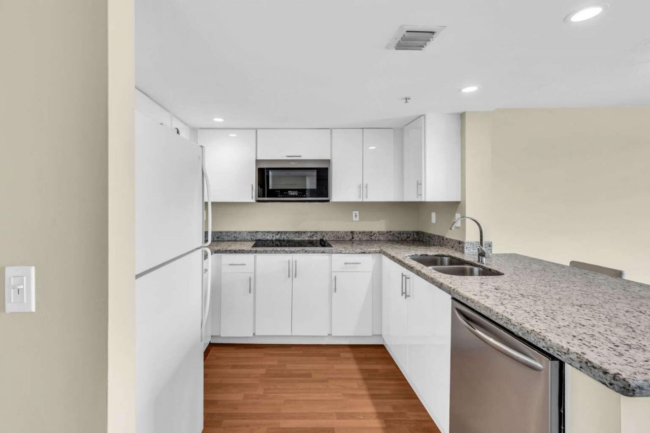 3000 Coral Way, Unit 507, Miami, FL 33145 Photo