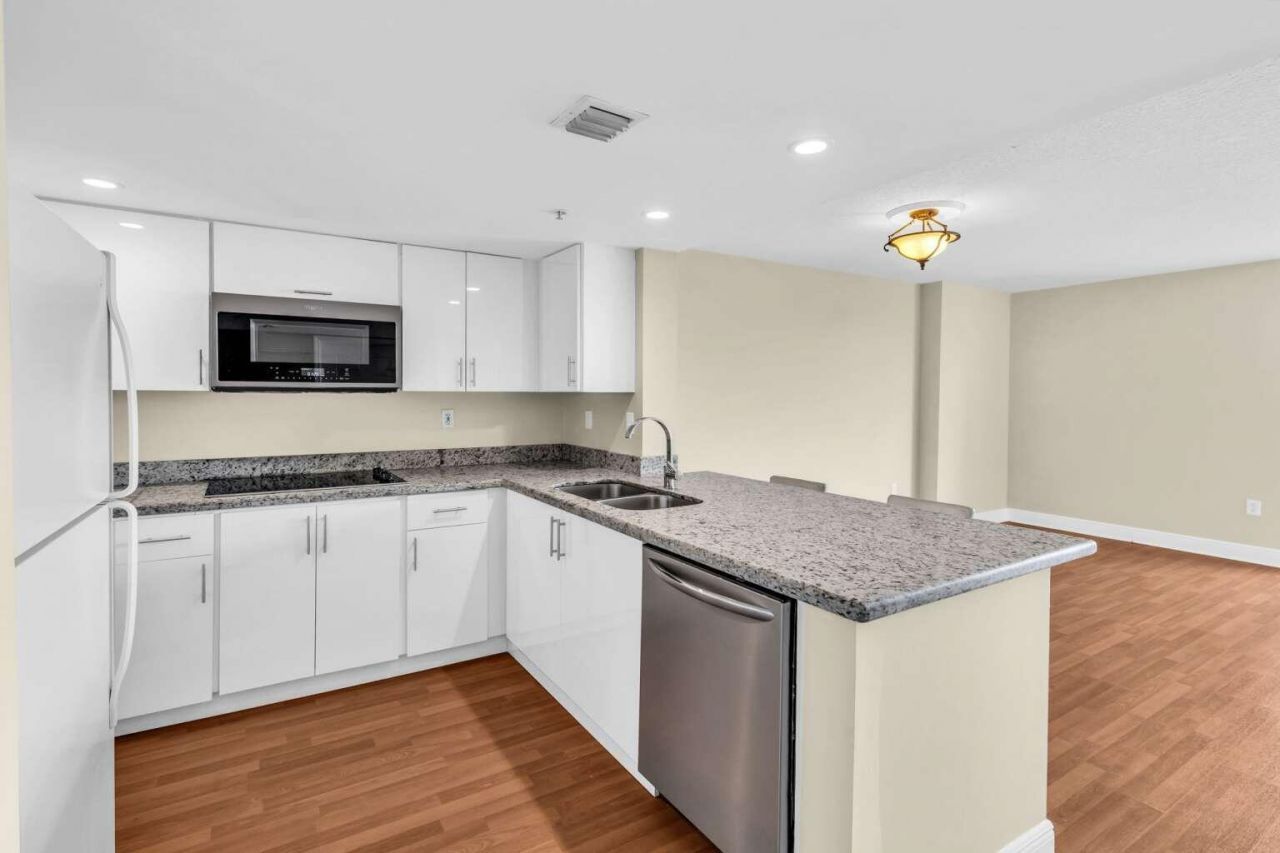 3000 Coral Way, Unit 507, Miami, FL 33145 Photo