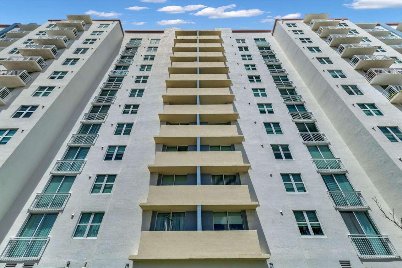 3000 Coral Way, Unit 507, Miami, FL 33145 Photo