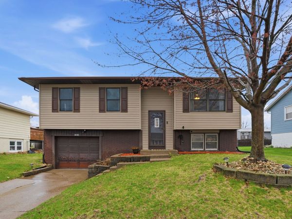 1754 Valley Drive, Davenport, IA 52806