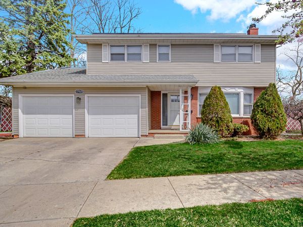 17525 Maple Avenue , Lansing, IL 60438