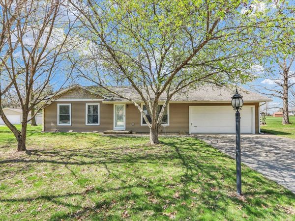 1113 S Herriott Court , Mahomet, IL 61853