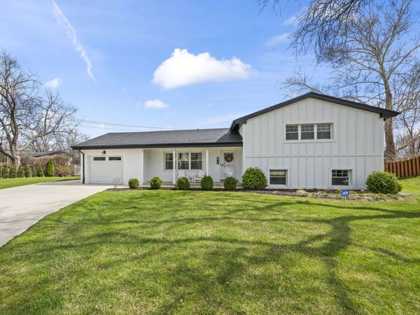 671 Hazel Court , Roselle, IL 60172