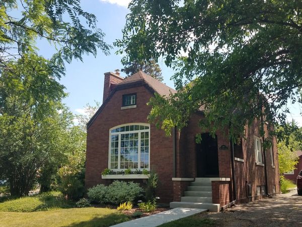 19 W Hattendorf Avenue, Roselle, IL 60172