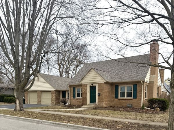 318 2nd Avenue , Libertyville, IL 60048