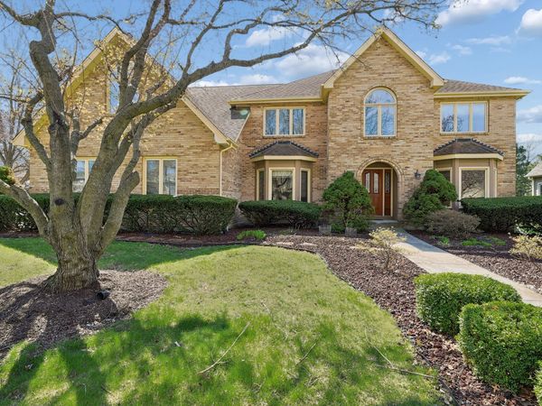 1000 Sheringham Drive, Naperville, IL 60565