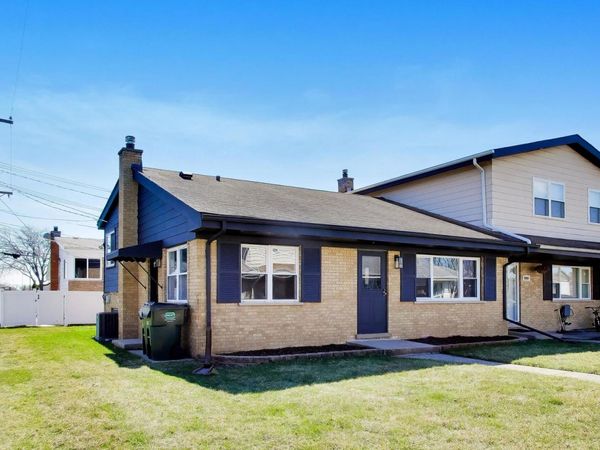 9011 N Grace Avenue, Niles, IL 60714