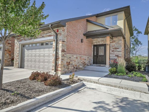 70 Prairie Court , Wheeling, IL 60090