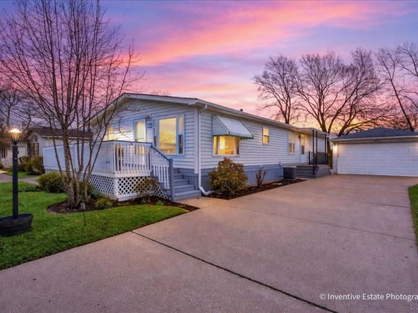 22709 S Foxfire Drive, Frankfort, IL 60423