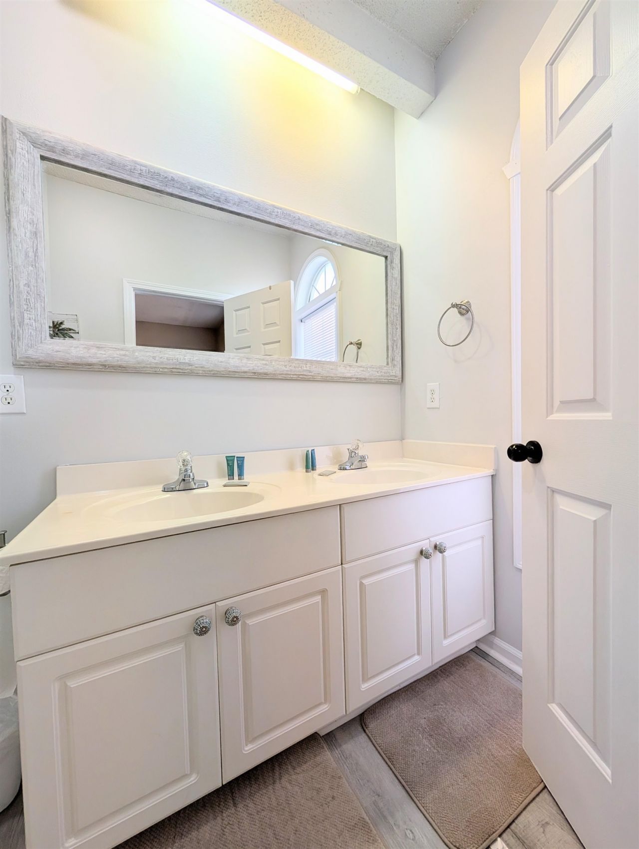 9772 Leyland Dr. Photo 6