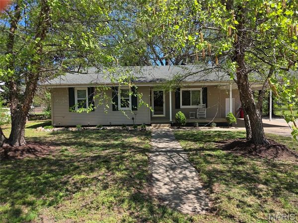 406 Broadway Street , Sikeston, MO 63801