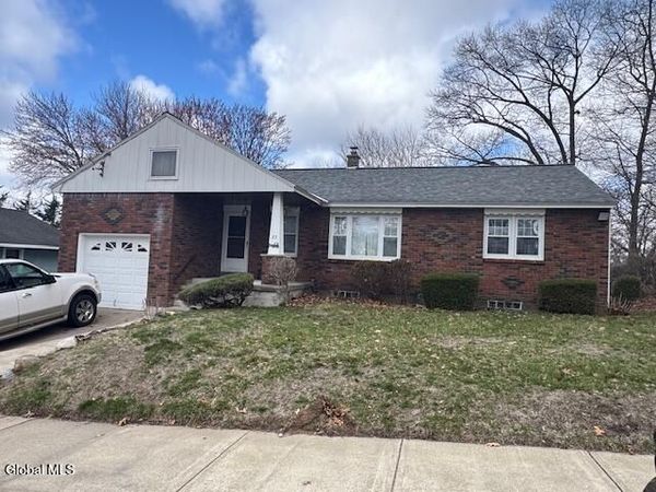 33 Cromer Avenue, Schenectady, NY 12304