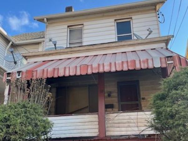 15 Holland Ave, Braddock, PA 15104