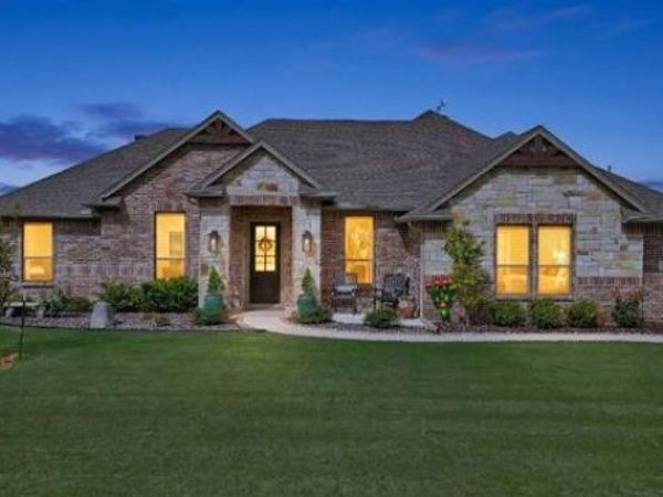 173 Stanley Lane , Poolville, TX 76487