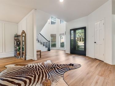 9122 Cochran Heights Drive, Dallas, TX 75220