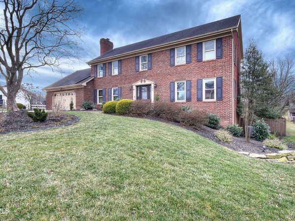 105 Kingfisher Court, Kingsport, TN 37663